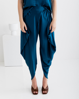 Etsu Pants, Petrol