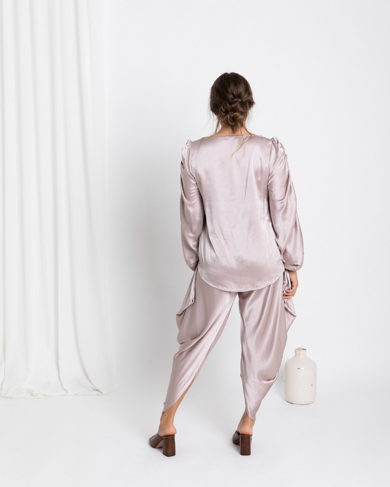 Etsu Pant, Pearl